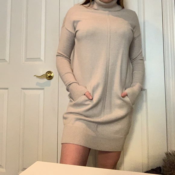 Long sleeve dress! - Picture 2 of 3